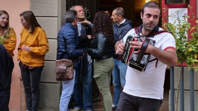 Si festeggia e si balla con la “Quadriglia della Val di Cecina” ! 