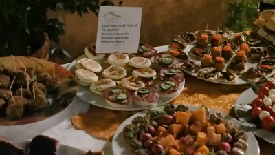 cena a buffet con contributo alla festa di residenti sulla strada