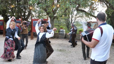 Si festeggia e si balla con la “Quadriglia della Val di Cecina” !  (3)