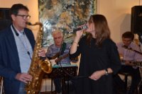 SWING   ENSEMBLE  in concerto 
Sax, Chitarra Basso e 
voce con Leonardo,Aldo,Stefano e Chiara

